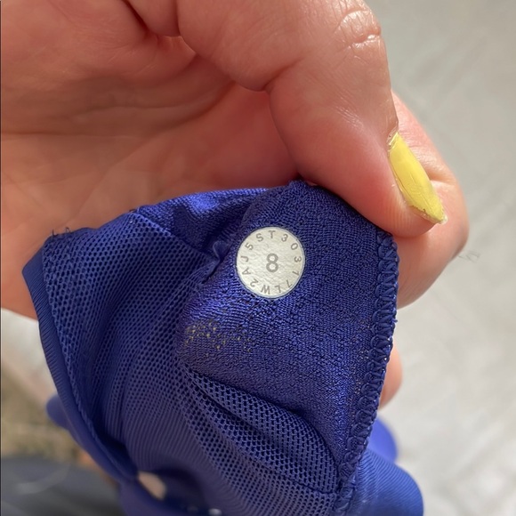 lululemon Free To Be Serene Bra in size 8 - Picture 4 of 4